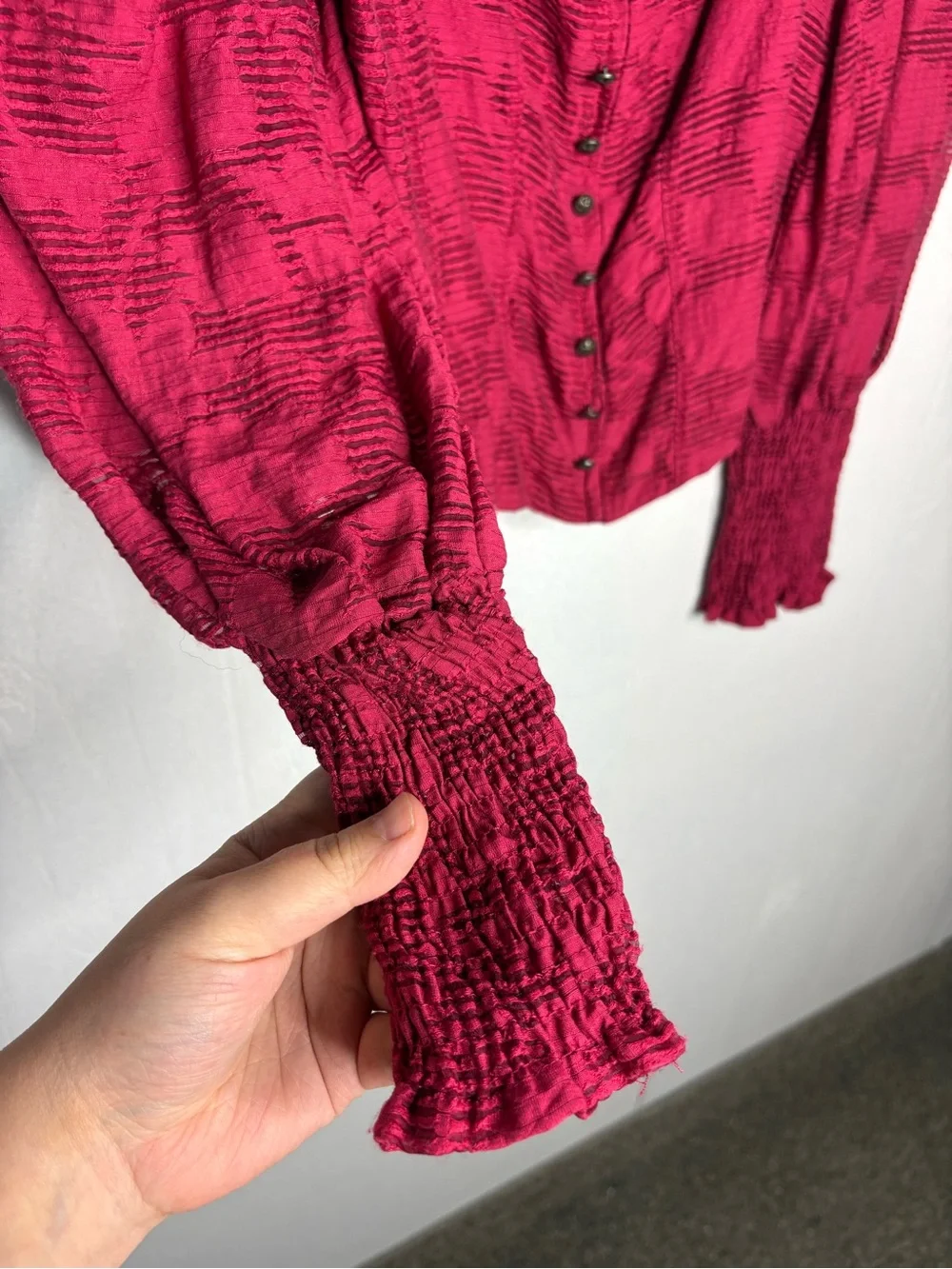 Anthropologie Romantic Puff-Sleeved Blouse size small petite raspberry
